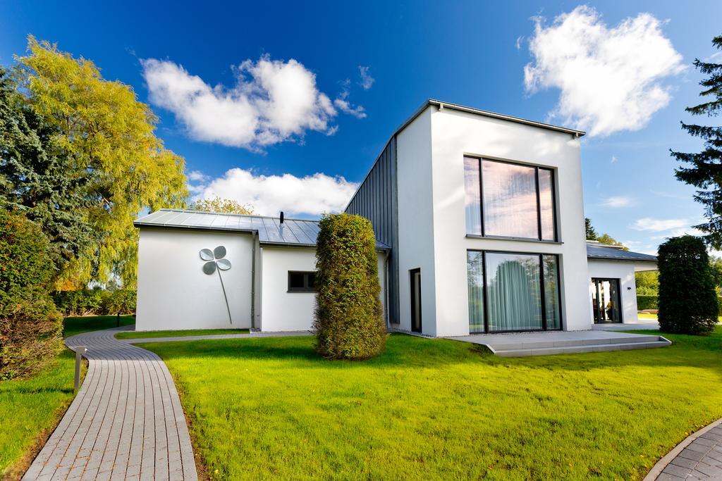 Kleeblatthaus Putbus Ruegen Apartment Exterior foto