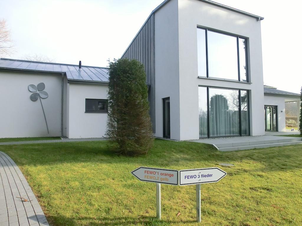 Kleeblatthaus Putbus Ruegen Apartment Exterior foto