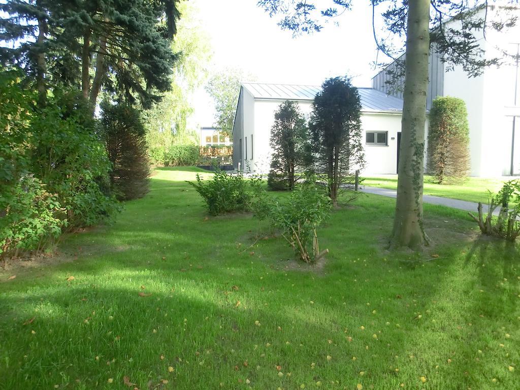 Kleeblatthaus Putbus Ruegen Apartment Exterior foto