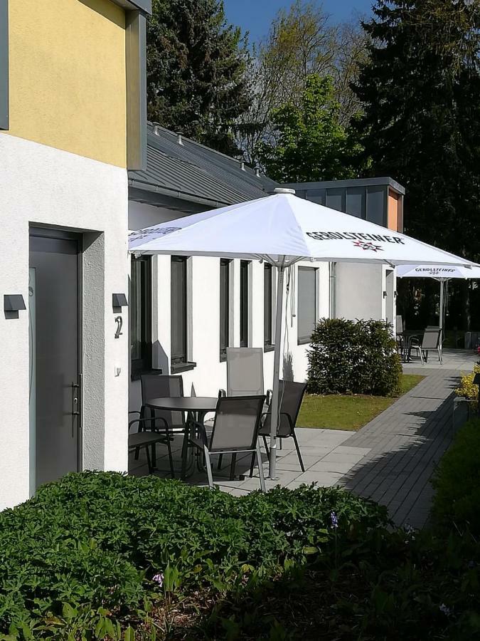 Kleeblatthaus Putbus Ruegen Apartment Exterior foto